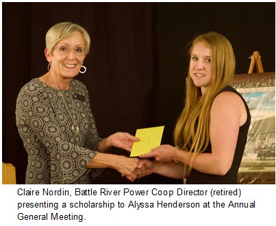 Claire Nordin presents scholarship to Alyssa Henderson